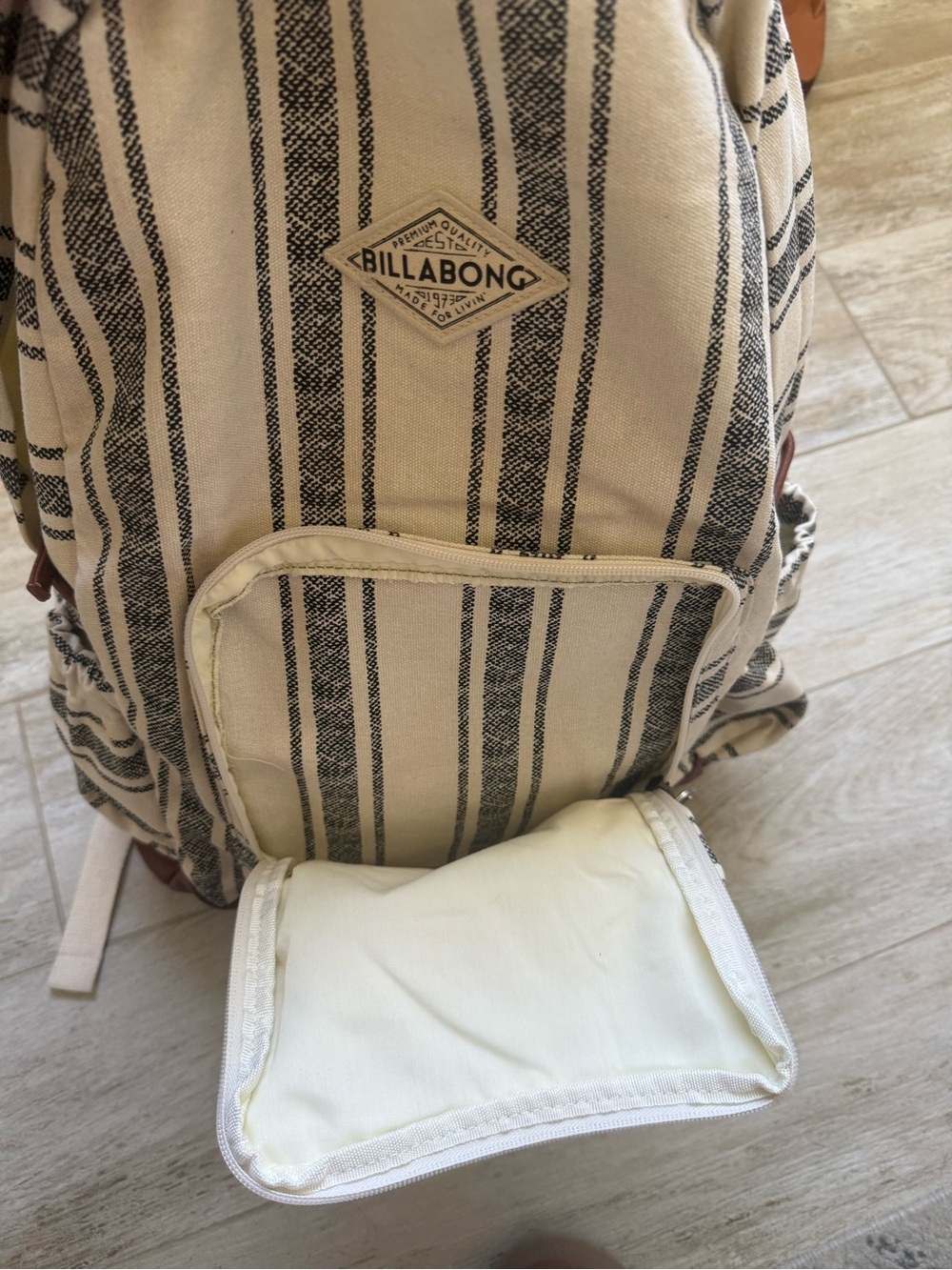 Billabong Cream & Black Striped Canvas Backpack with Brown Base - Picture 3 of 6